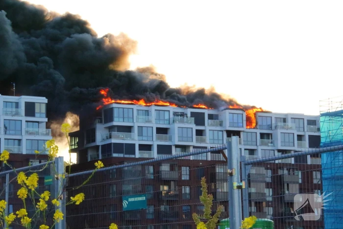 Uitslaande brand bij appartenmentencompex