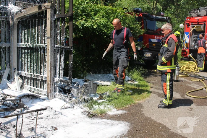 Brand in fietsenstalling geblust