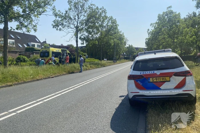 Motor uitgebrand bij ongeval, bestuurder gewond