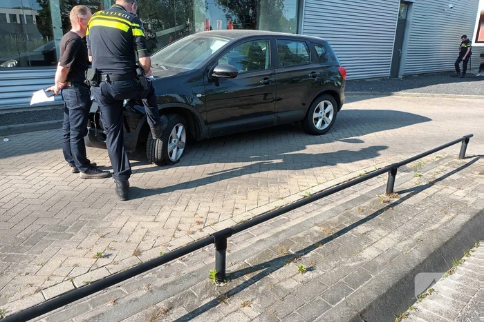 Automobilist en crossmotor botsen