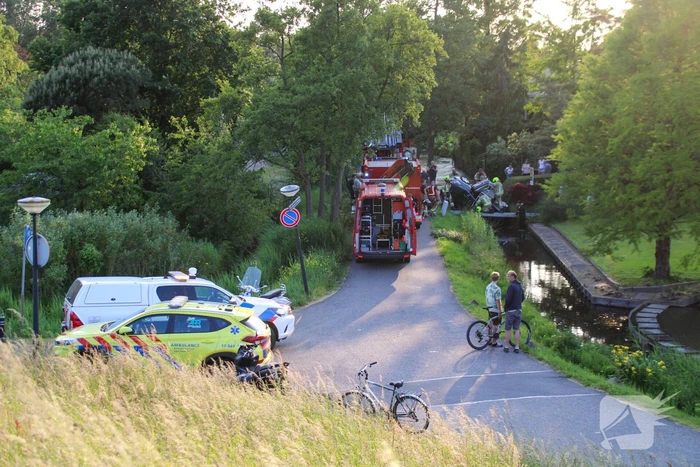 Auto belandt in sloot bij eenzijdig ongeval