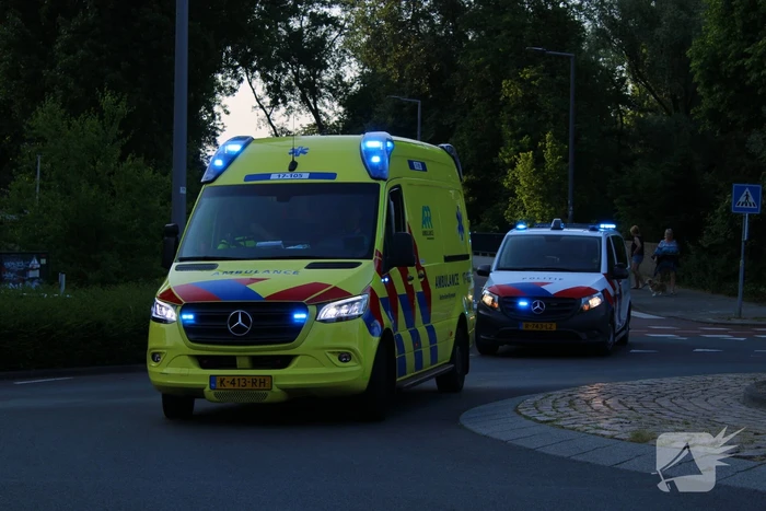 Automobilist laat fietser zwaargewond achter