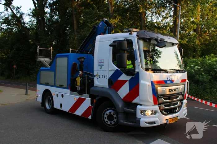 Automobilist laat fietser zwaargewond achter