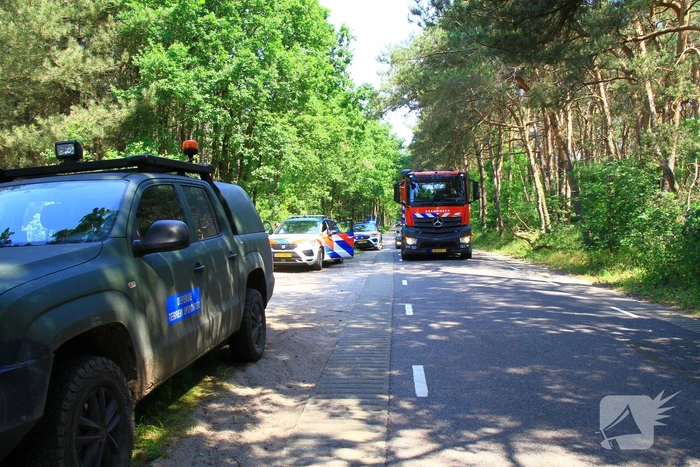 Brandweer bestrijdt hevige brand in natuurgebied