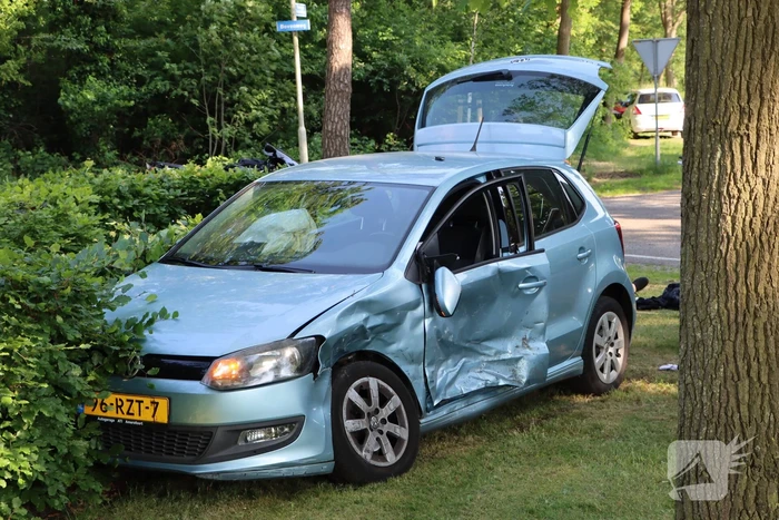 Veel schade bij frontale aanrijding