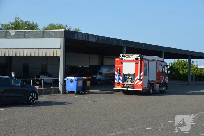 Brand in loods snel onder controle