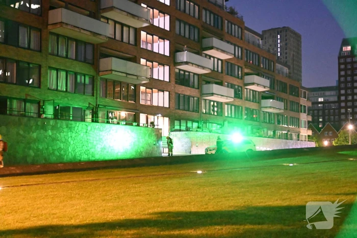 Scooterrijders slaan op de vlucht na explosie bij flat