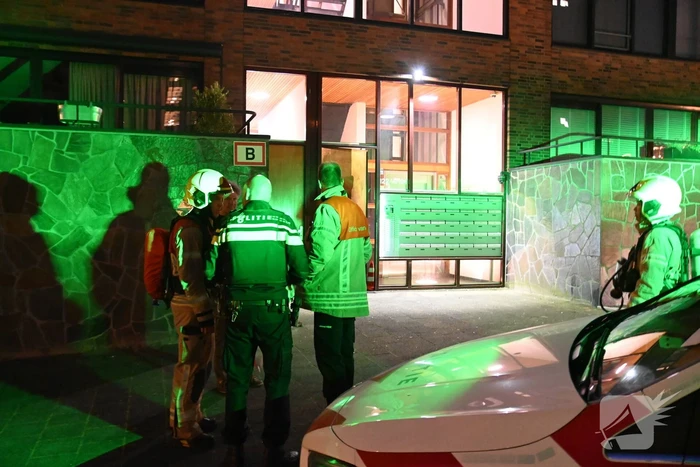 Scooterrijders slaan op de vlucht na explosie bij flat