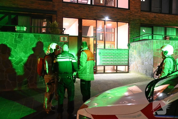 Scooterrijders slaan op de vlucht na explosie bij flat