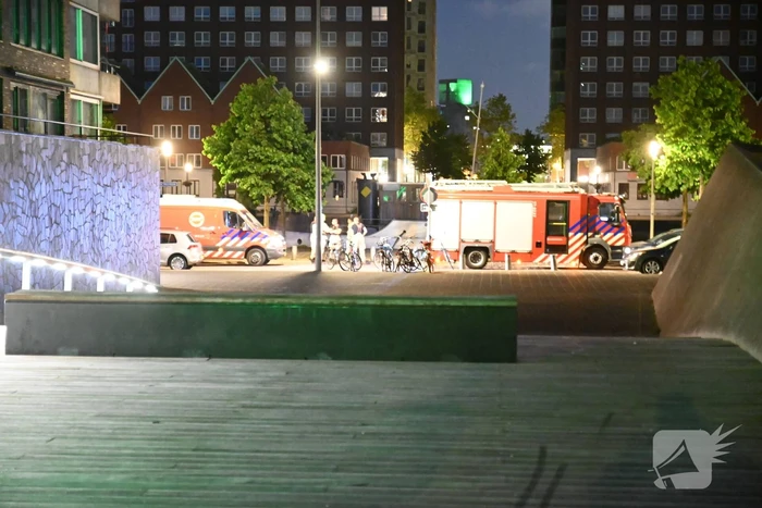 Scooterrijders slaan op de vlucht na explosie bij flat