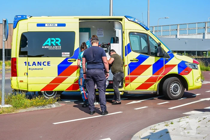 Omstanders bieden eerste hulp na fietsongeval