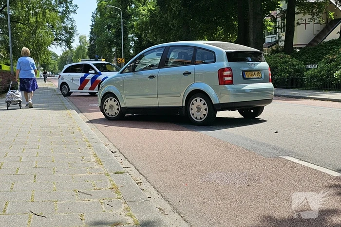 Automobilist veroorzaakt botsing met achteruitrijdende bestelbus