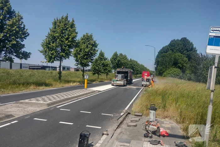 Bitumenketel op aanhanger vliegt in brand