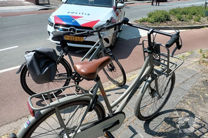 Fietser raakt gewond bij botsing met auto