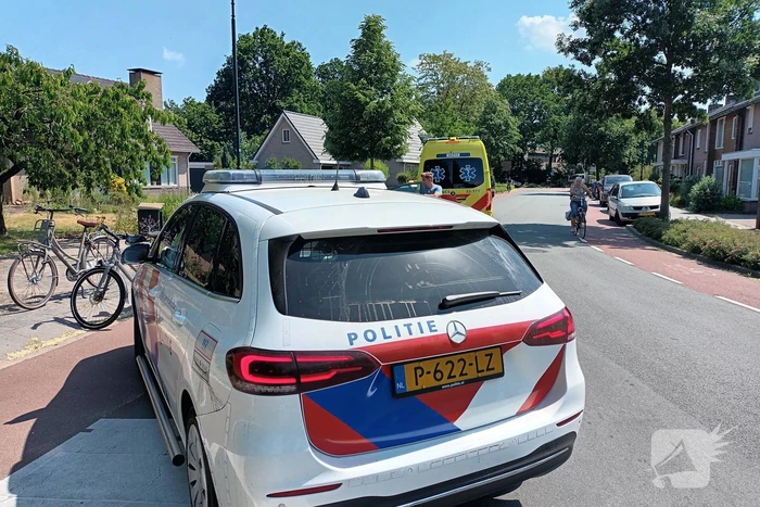 Fietser raakt gewond bij botsing met auto