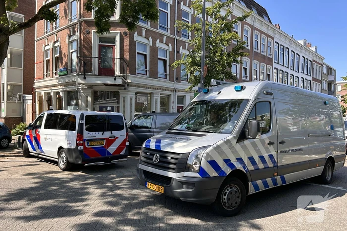 Politie onderzoekt mogelijk explosief in woning