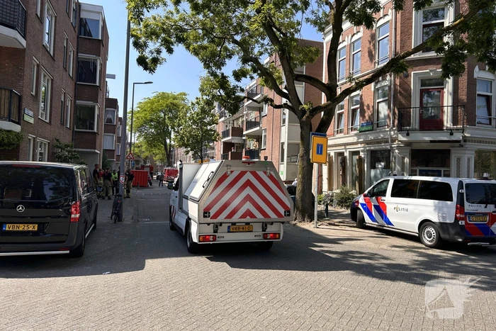 Politie onderzoekt mogelijk explosief in woning
