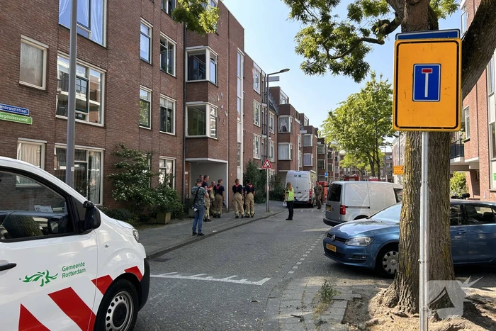 Politie onderzoekt mogelijk explosief in woning