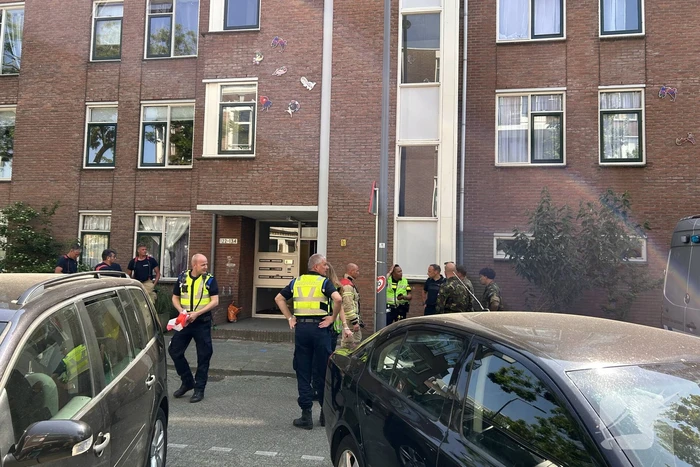 Politie onderzoekt mogelijk explosief in woning