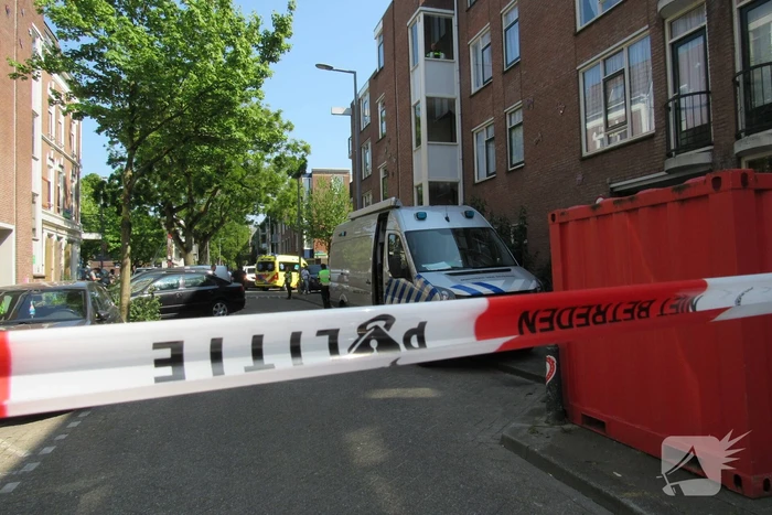 Politie onderzoekt mogelijk explosief in woning