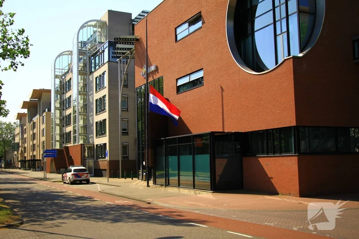 Politie herdenkt ontvallen collega's