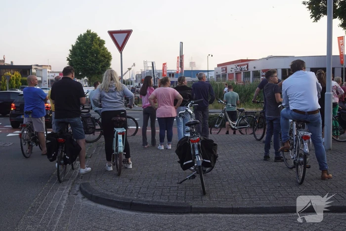 Uitslaande brand in bedrijfsloods