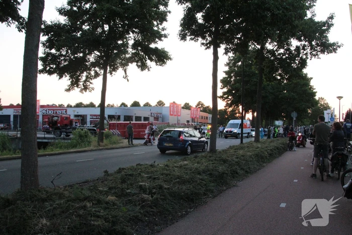 Uitslaande brand in bedrijfsloods