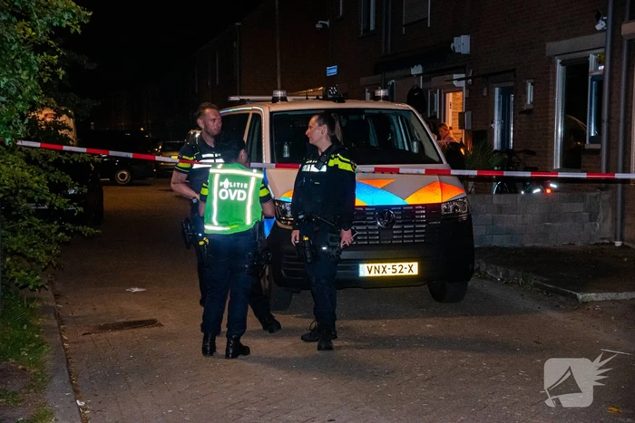 Raam uit woning geblazen bij explosie
