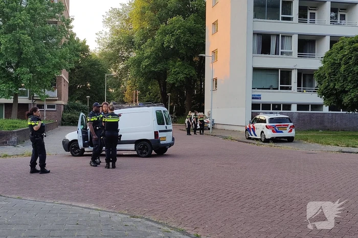Bestuurder slaat op de vlucht politie doet onderzoek