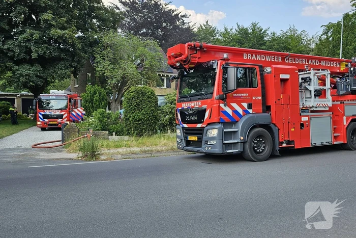 Hevige brand op bovenverdieping van woning