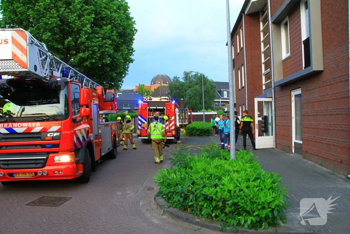 Hevige rookontwikkeling bij brand in appartement