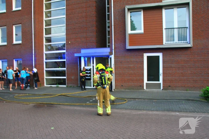 Hevige rookontwikkeling bij brand in appartement