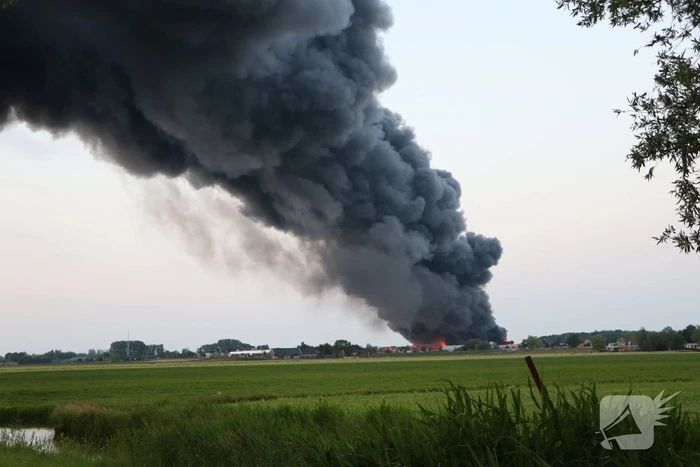 Enorme brand in houthandel