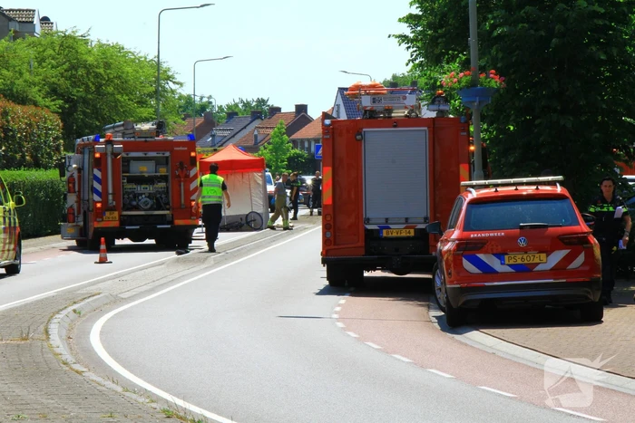 Fietser ernstig gewond bij aanrijding met busje