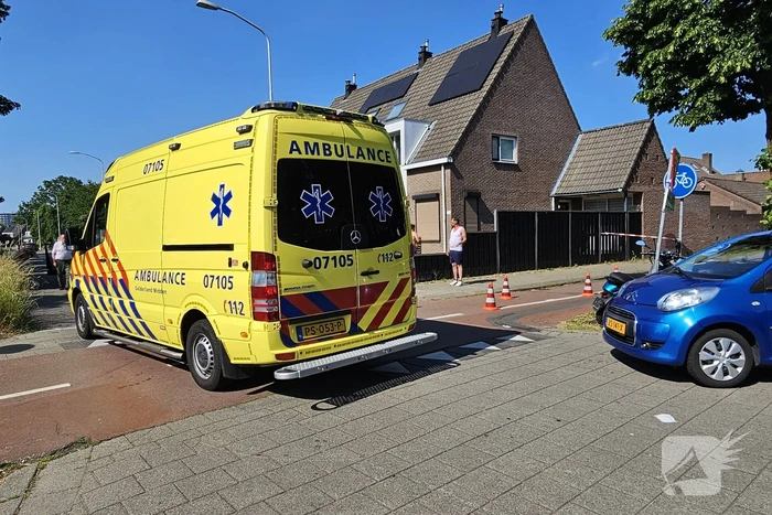 Scooterrijder aangereden door auto