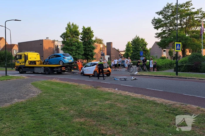 Flinke schade bij aanrijding personenauto's
