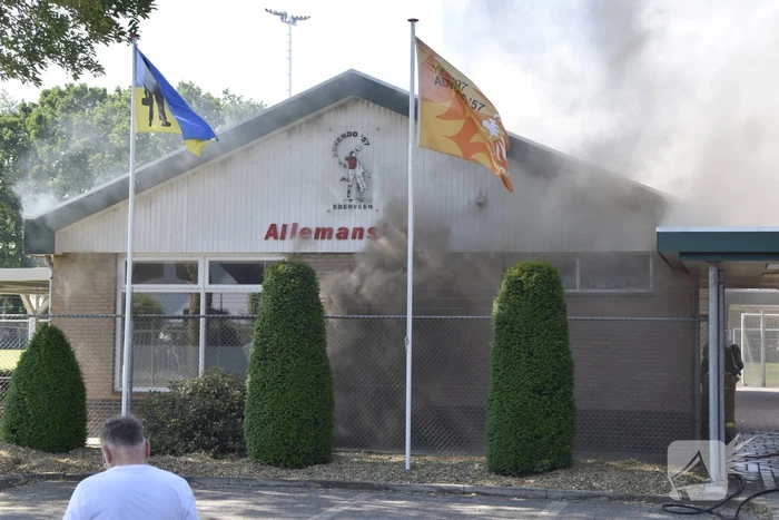 Uitslaande brand in kantine van voetbalvereniging