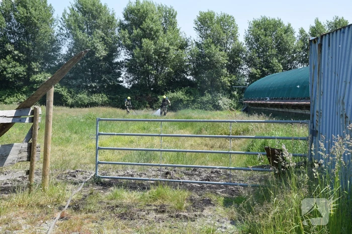 Brand in weiland berm en schuur