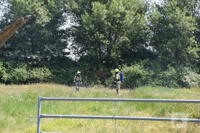 Brand in weiland berm en schuur