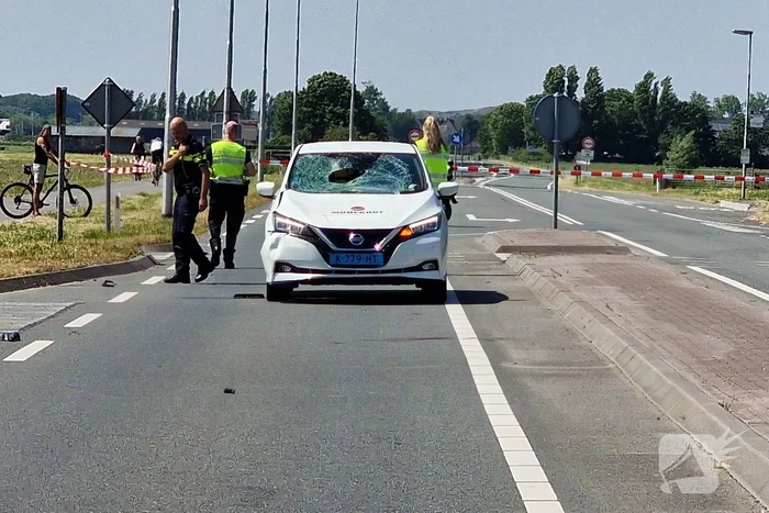 Fietser zwaargewond bij aanrijding met taxi