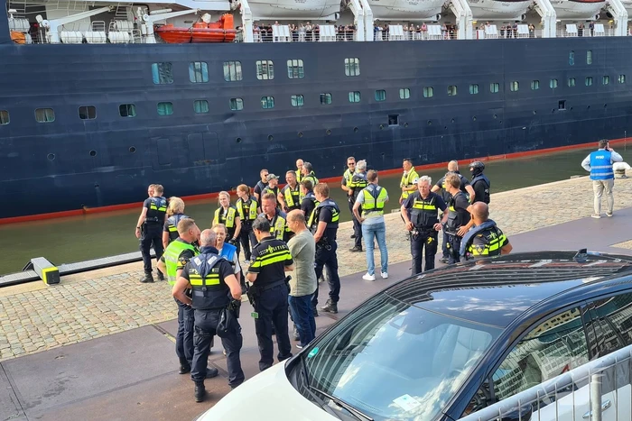 Extinction Rebellion blokkeert Holland America Line