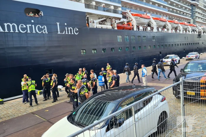 Extinction Rebellion blokkeert Holland America Line