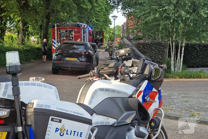Brandweer ventileert woning na mogelijke brand