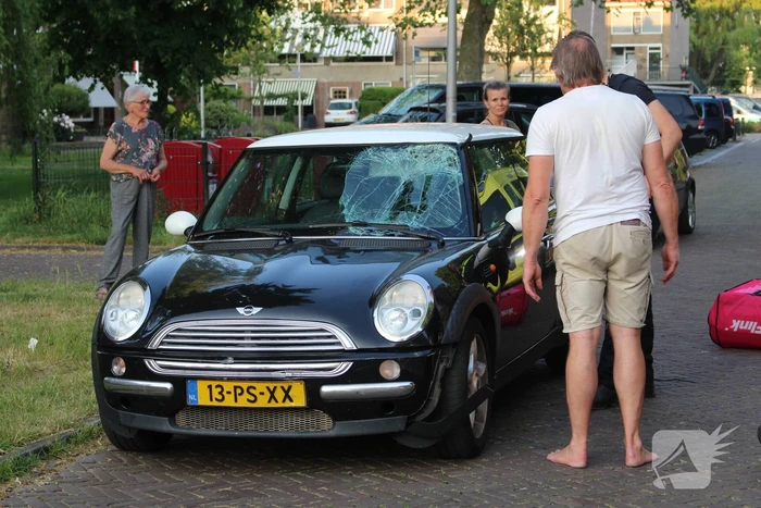 Flitsbezorger gewond bij aanrijding