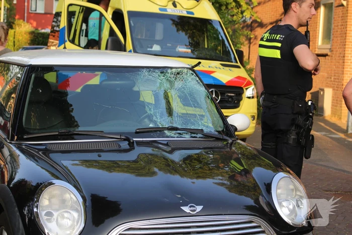 Flitsbezorger gewond bij aanrijding