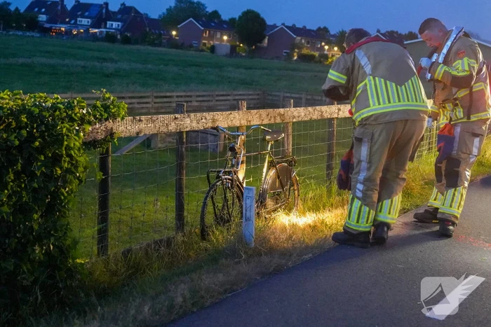 Fiets ligt dagenlang in water