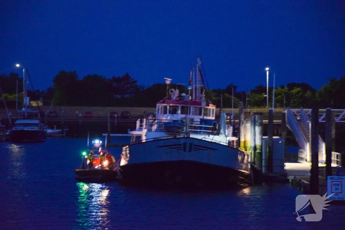Rondvaartboot maakt water in haven