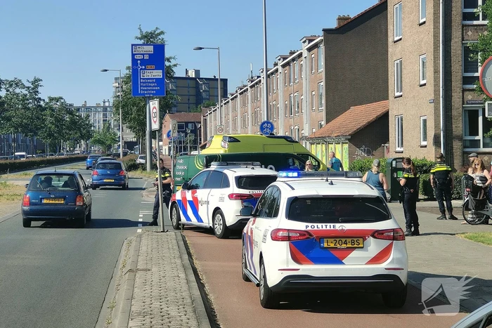 Scooterrijder en bestelbus botsen