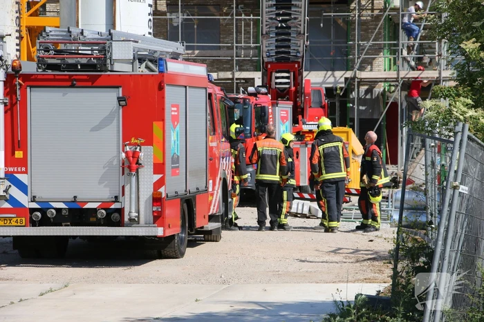 Bouwvakker komt onder betonblok terecht en raakt zwaargewond