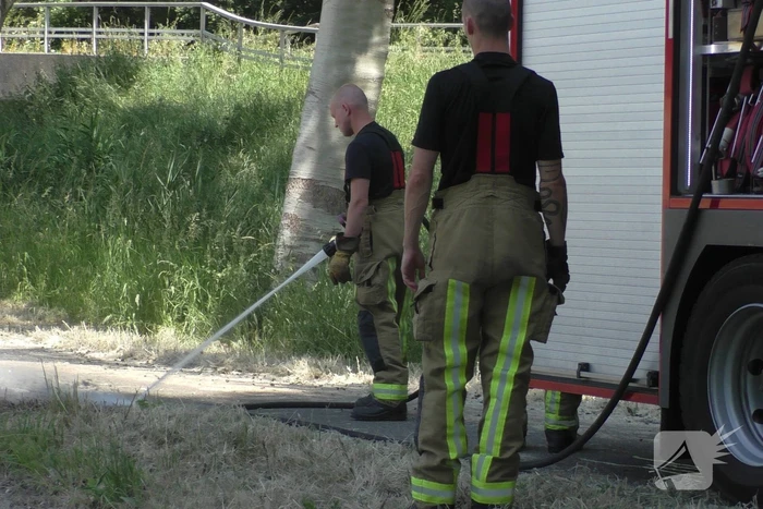 Bermbrand snel onder controle